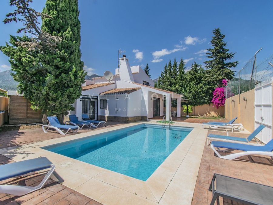 Villa mit Meerblick, nur wenige Minuten vom Zentrum Marbellas entfernt