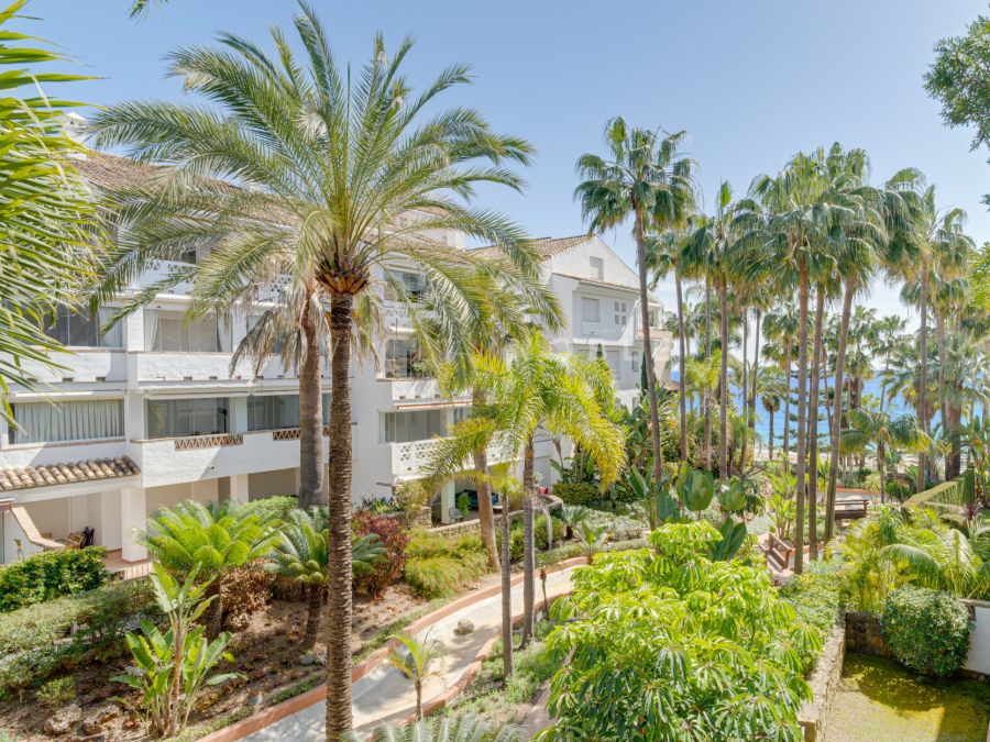Exzellentes Apartment in begehrter Strandlage in Marbella