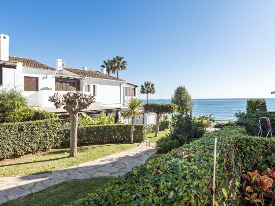 Reihenhaus mit 2 Schlafzimmern in Strandlage – Bahía Azul, Estepona West