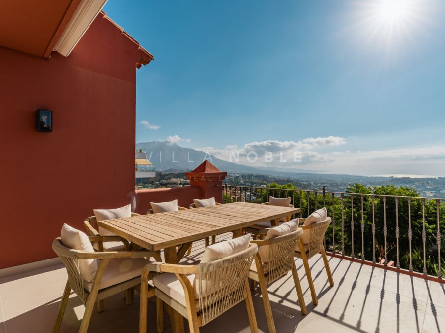 Ático dúplex en Monte Halcones, La Quinta, Benahavís