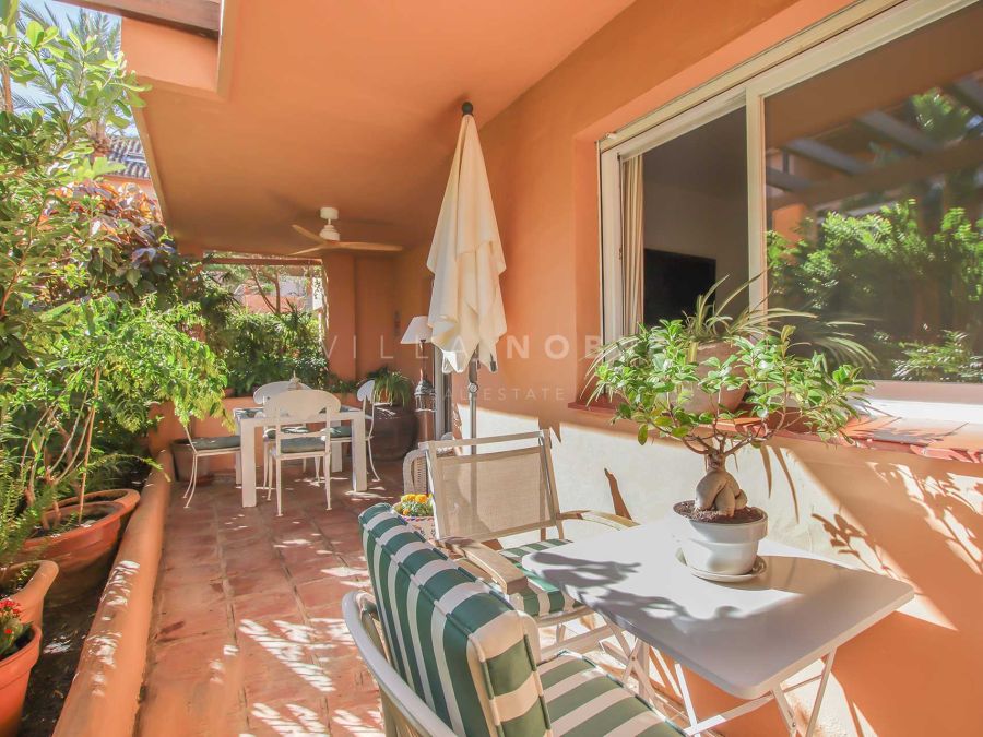 Lujoso apartamento de 2 dormitorios en venta en Jardines Lomas de Marbella Club, en la Milla de Oro de Marbella