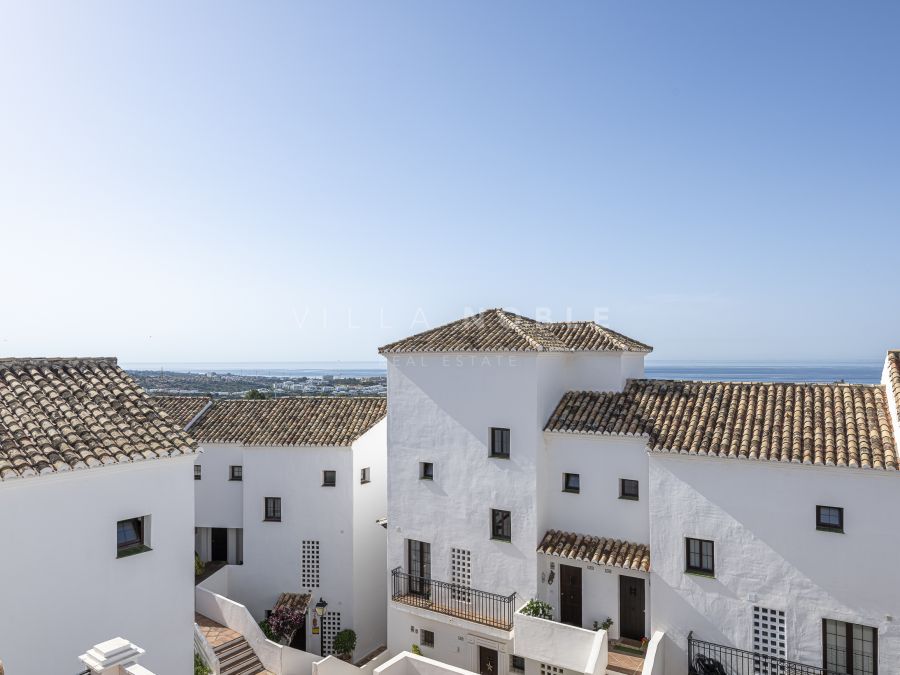 Mediterranean style south-facing triplex located in a gated community in Altos de Los Monteros, East Marbella