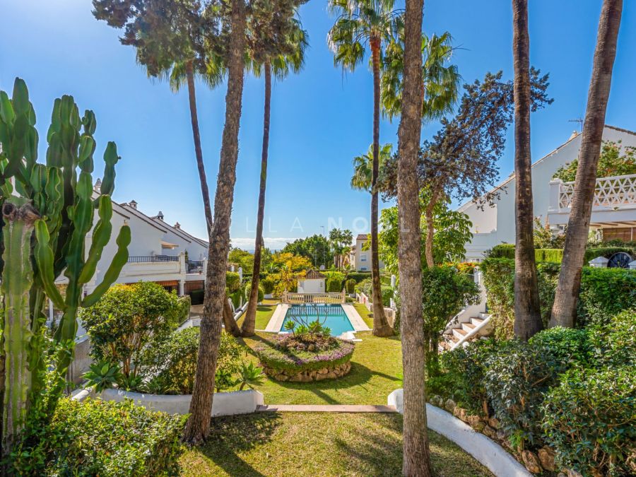 Four-bedroom townhouse located in Montepiedra, within the prestigious Golden Mile Marbella