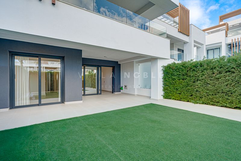 Well-presented two-bedroom ground floor apartment located in a popular gated community, situated in Cancelada