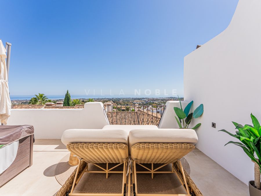 3 BED TOWNHOUSE WITH SEA VIEWS IN LOS ARQUEROS, BENAHAVIS