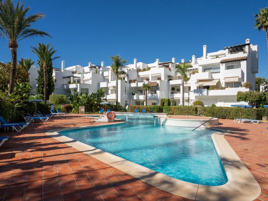 Komplett renovierte Wohnung in Alhambra del Mar, Goldene Meile, Marbella
