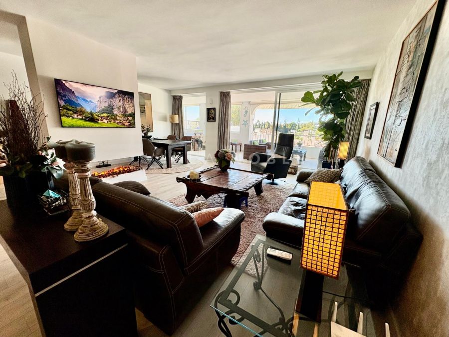 Fully renovated 2-bedroom apartment in Los Balcones de la Quinta, Benahavís