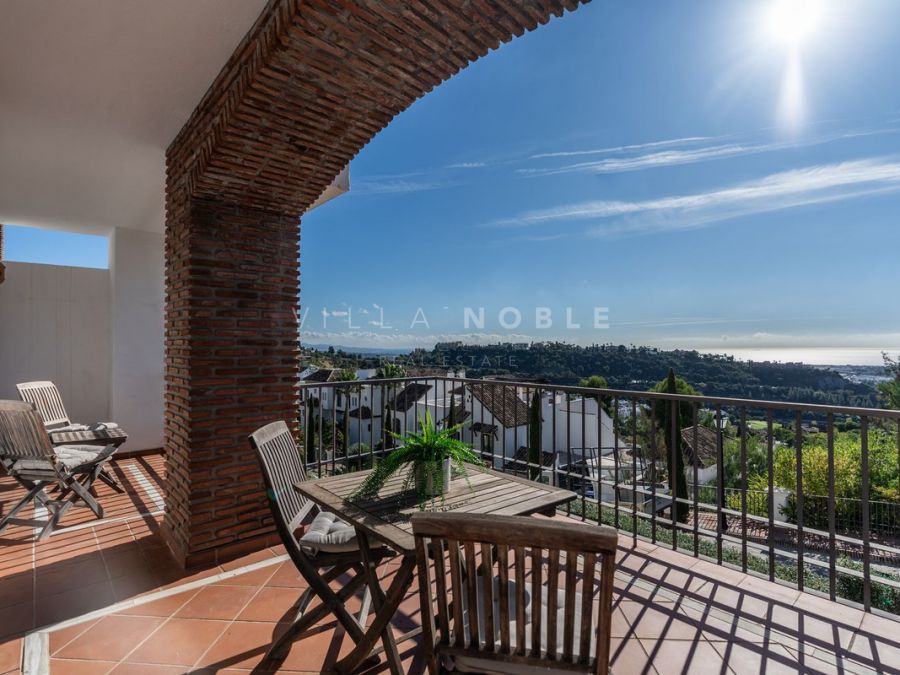 Großzügiges 2-Zimmer-Apartment in Los Arqueros Golf, Benahavis