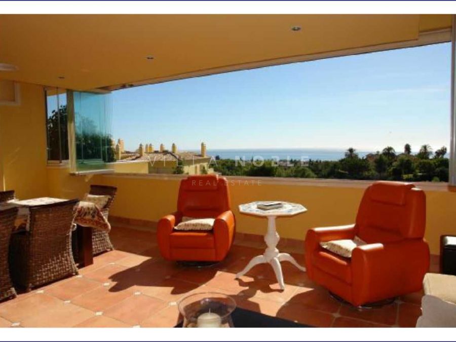 Apartamento lujorioso con vistas impresionantes en Sierra Blanca, Marbella