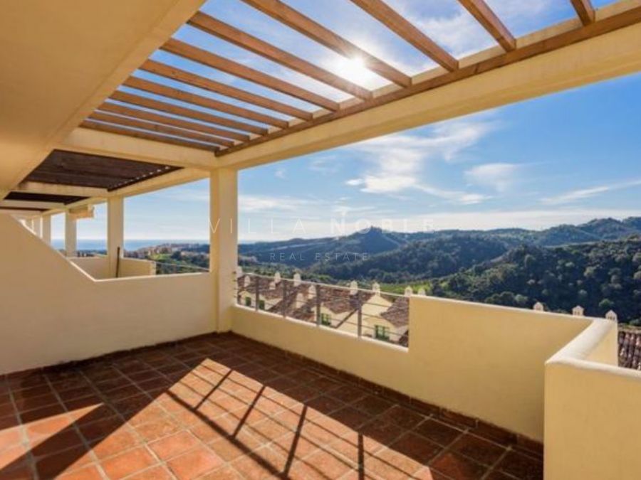 Fantastic furnished duplex penthouse with panoramic views at Selwo, new Golden Mile Estepona