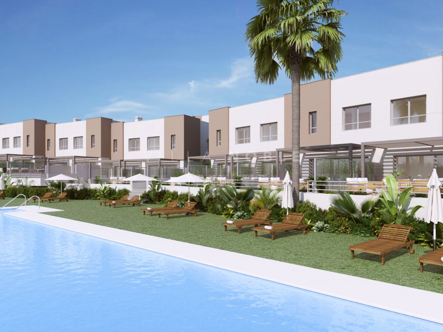 3-bed bright and spacious Townhouses overlooking the golf course in Estepona