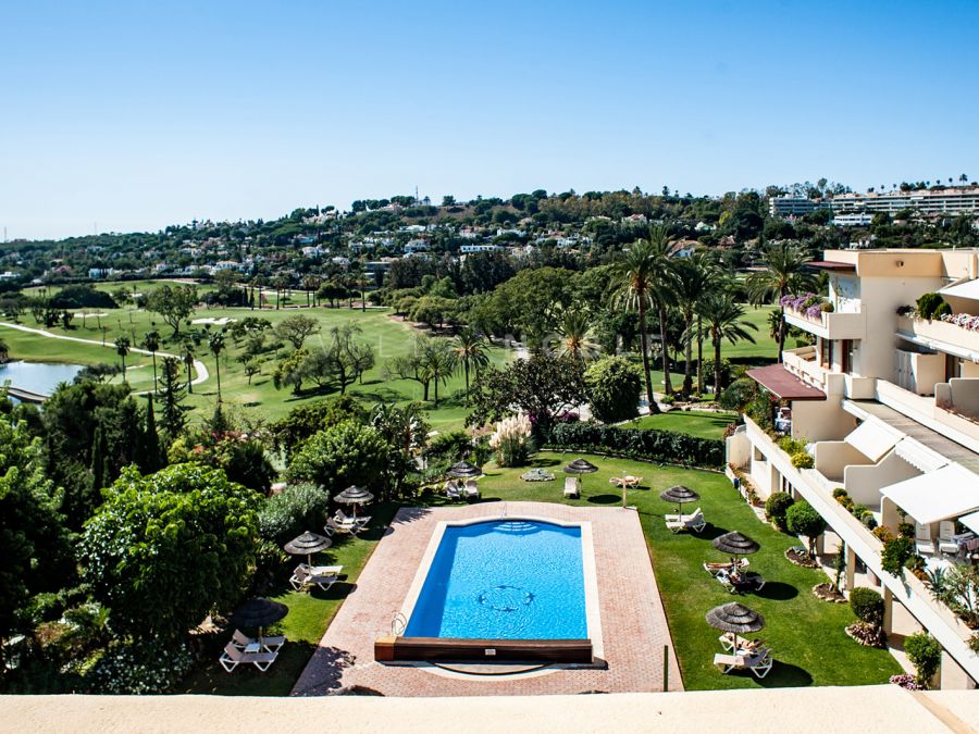 Atemberaubendes Penthouse in Las Brisas, Nueva Andalucía