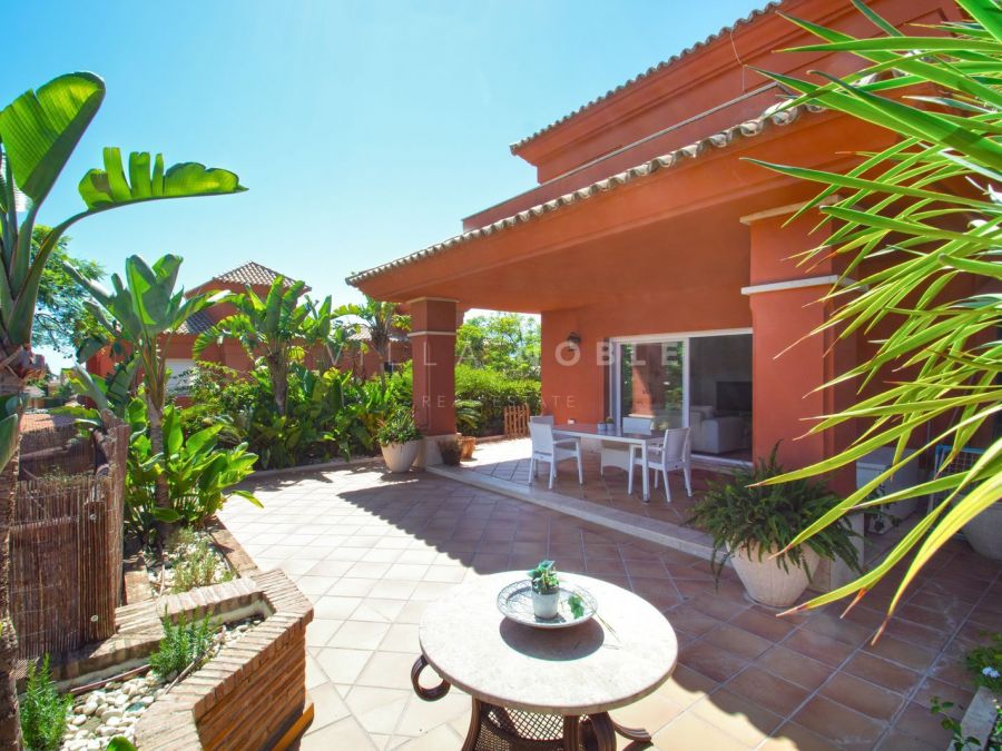 Elegant Semi-Detached Villa in Santa Clara, Marbella Este