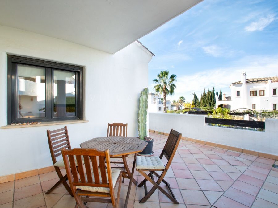 Fantastic corner apartment in Selwo, Estepona