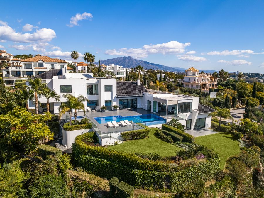 STUNNING CONTEMPORARY HOUSE WITH PANORAMIC SEA VIEWS IN LOS FLAMINGOS GOLF RESORT, BENAHAVIS