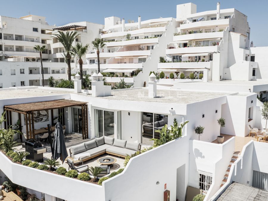 Gut gelegenes Penthouse in einer geschlossenen Wohnanlage von Nueva Andalucía