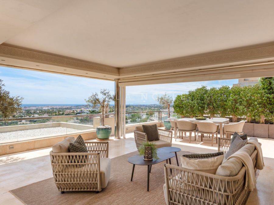 Ático dúplex de lujo con vistas panorámicas y piscina privada en Los Arrayanes, Nueva Andalucía