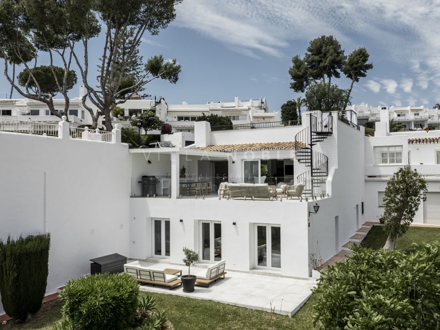 Townhouse nested in the exclusive neighbourhood of Nueva Andalcuia