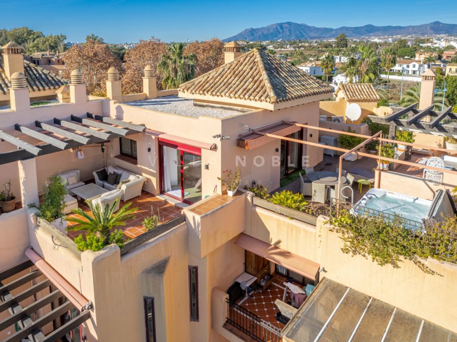 Duplex-Penthouse mit Meerblick neben dem Strand und allen Annehmlichkeiten in San Pedro Alcántara