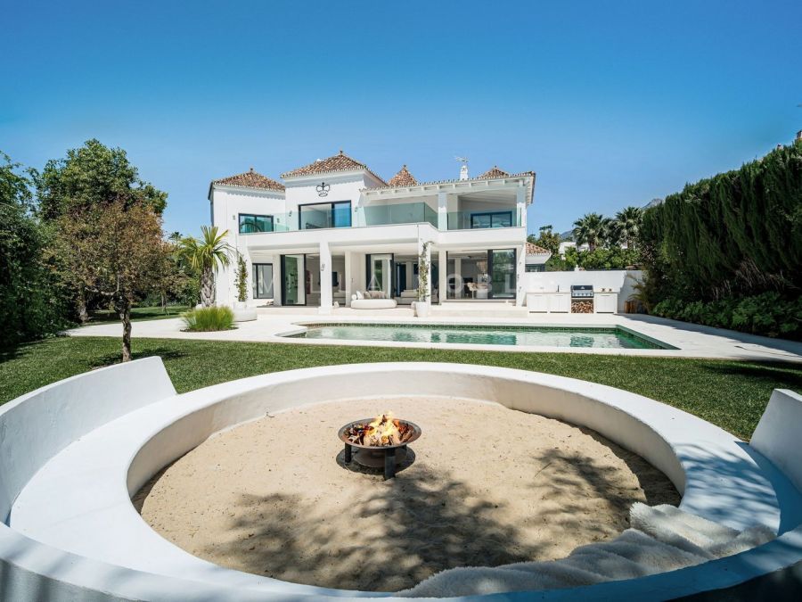 Detached Villa in Nueva Andalucia, Marbella