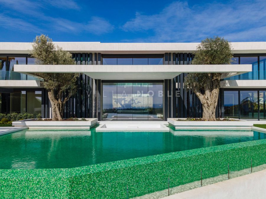 Eine hochmoderne Villa mit Panoramablick auf das Meer in Los Flamingos Golf
