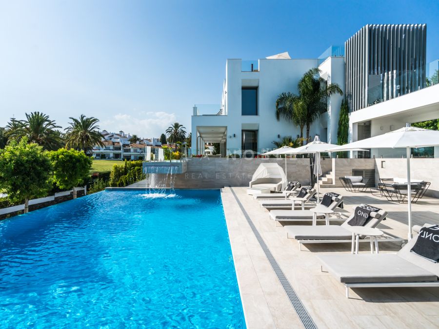 Magnificent and unique villa in Nueva Andalucía, Marbella