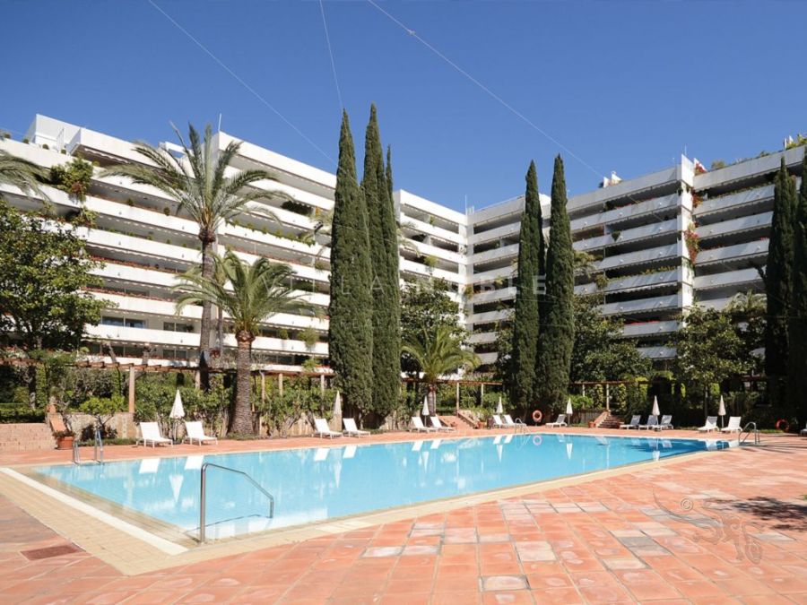 Luxuriöses Appartement in Don Gonzalo im Zentrum von Marbella nur 2 Gehminuten vom Strand