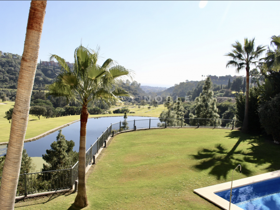 Impresive Luxury Frontline Golf Villa in Los Arqueros