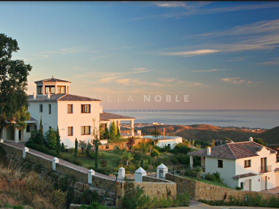 Villa de excelente calidad con vistas panorámicas al Mediterráneo y la Costa