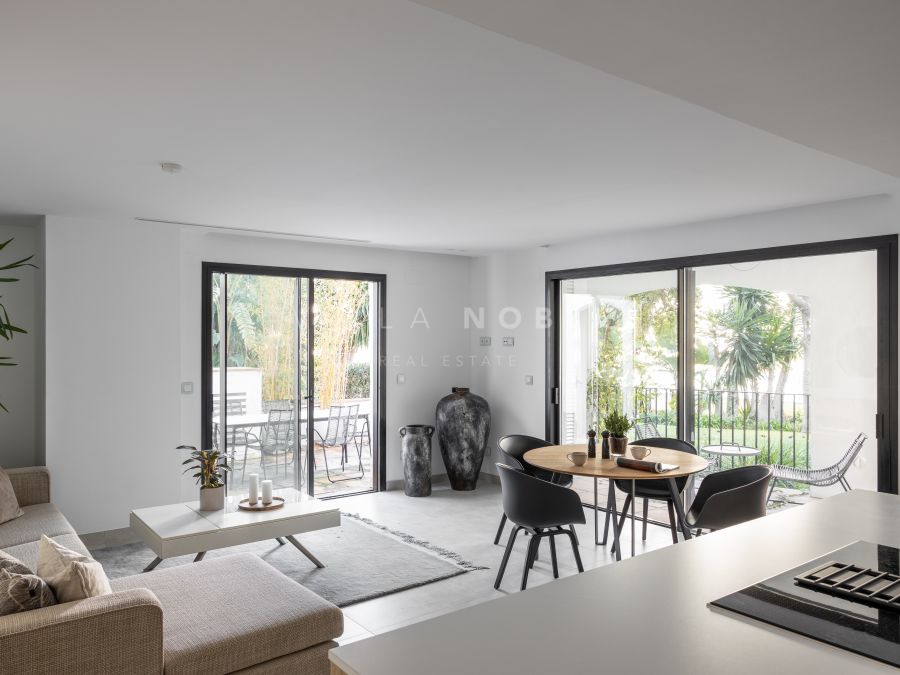 Newly reformed apartment in Jardines del Puerto first line Puerto Banus