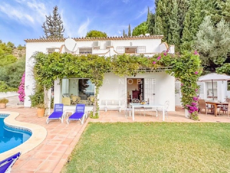 Andalusian style Villa with sea and mountain views in Mijas