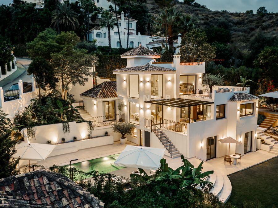 Impresionante villa renovada ubicada en una comunidad cerrada en Nueva Andalucía, Marbella