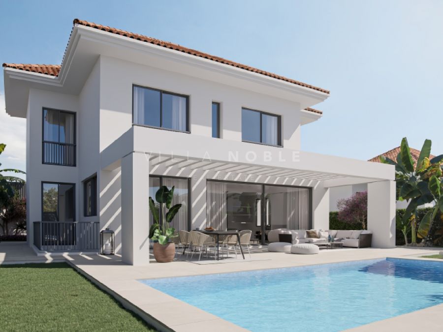 Detached Villas with privat pool in Calahonda only 650 meters from the beach