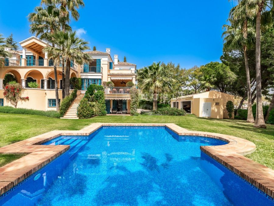 Majestätische Villa mit beeindruckendem Golf- und Bergblick in La Quinta, Benahavis
