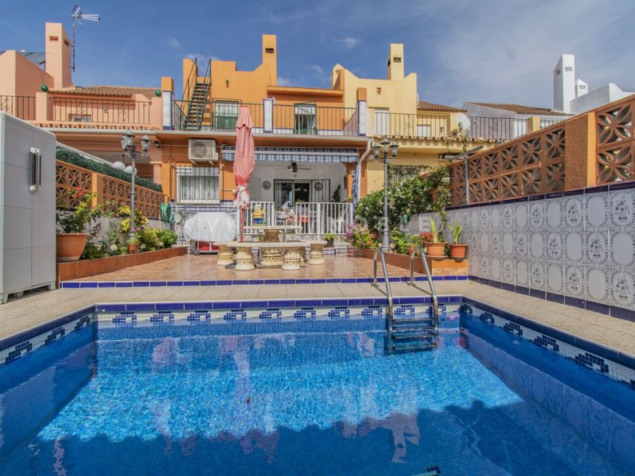 4-Schlafzimmer-Haus mit privatem Pool in Nueva Andalucía, Marbella