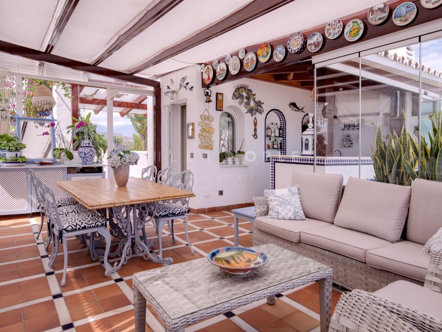 Duplex penthouse with panoramic views in Puerto Banus
