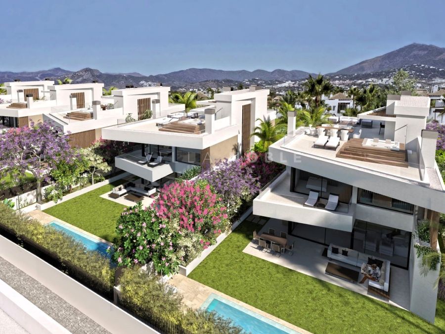 5 luxury Villas at Puerto Banus within a short walk to the promenade
