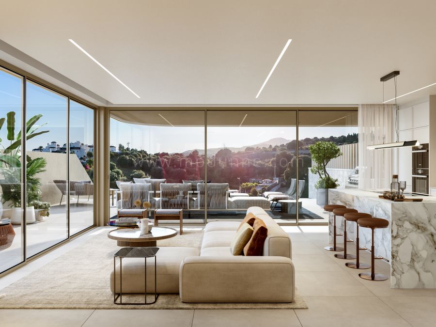 NEU! Modernes Haus mit Privatpool in Estepona