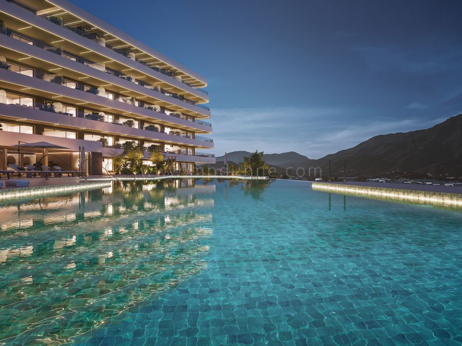 Apartamentos modernos con vistas al mar y la montaña en Estepona