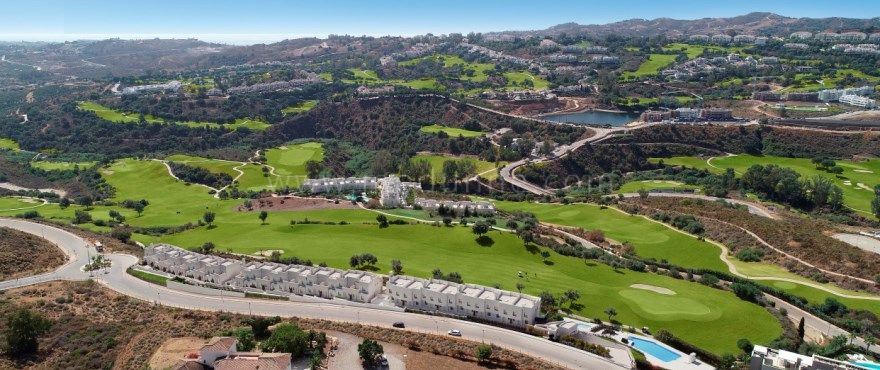 Modernos Adosados con Vistas al Golf y a la Montaña en La Cala Resort