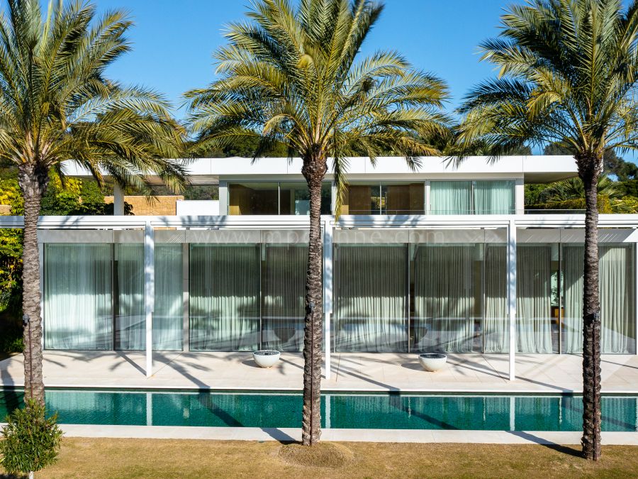 Development of 16 contemporary-design villas at Finca Cortesin