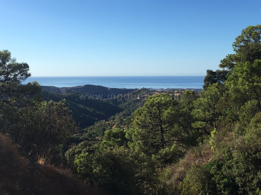 Monte Mayor Golf, Parcela con vista ininterrumpidas al mar y la montaña