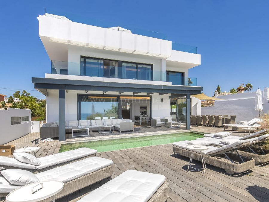 Espectacular villa en primera línea de playa en alquiler en Costa Bella