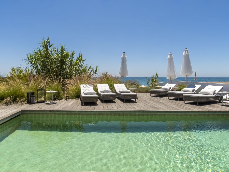 Spectacular Frontline Villa for rent in Costa Bella