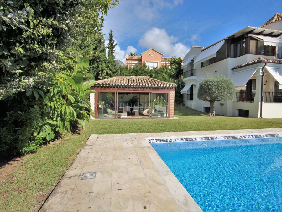 Impeccable family villa in Sierra Blanca