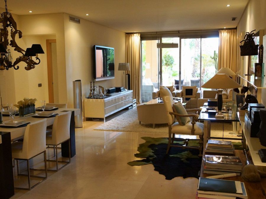 Lujoso apartamento en venta en Mansion Club, Milla de Oro de Marbella