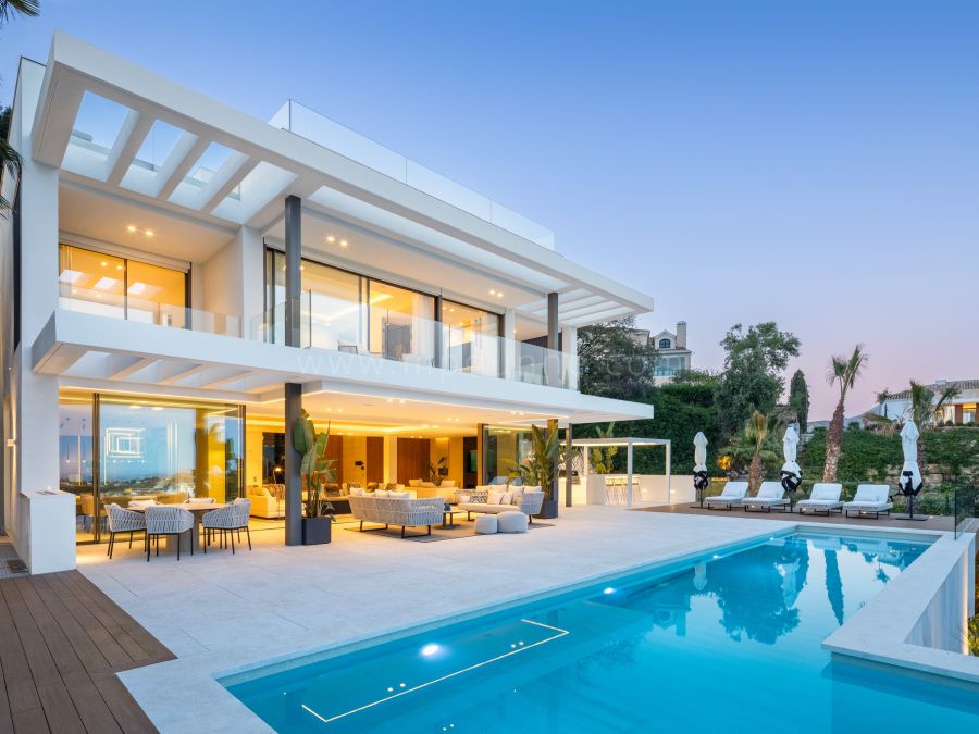 Villa Ellen - Maison moderne avec vue panoramique sur la mer et les montagnes, La Quinta, Benahavís