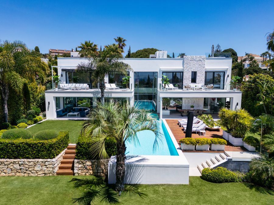 Villa Moderne Neuve avec Vue sur la Mer á Marbella Est