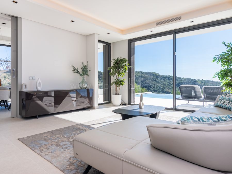 Lujosa Villa en Lomas de la Quinta, Vistas al Mar, Montaña y Golf