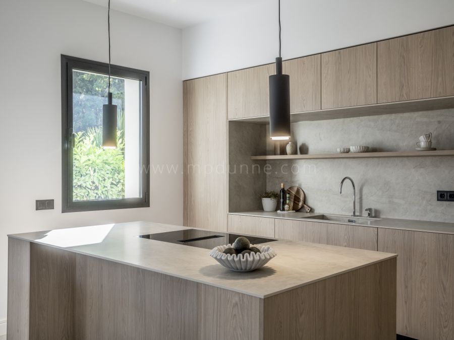 Luxuriöse Erdgeschosswohnung in der Exklusiven Altos Reales, Sierra Blanca